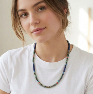 שרשרת ויסטריה נשים על דוגמנית 2