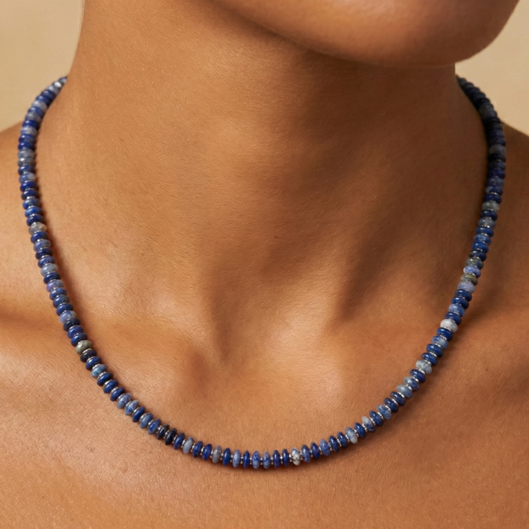 שרשרת יסמין בחורה